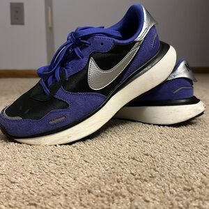 Nike Phoenix Waffle women’s shoes